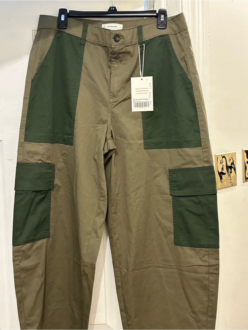 Everlane Two-Tone Olive Cargo Pants with Dark Green Patches - Picture 4 of 4